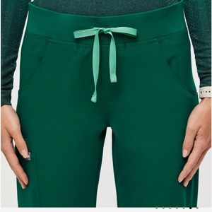 Figs Hunter Green Kade Cargo scrub pant small